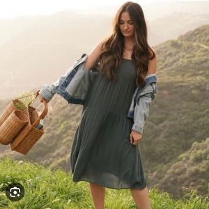 NWOT Carly Jean Los Angeles Lauren dress in Olive (Large)